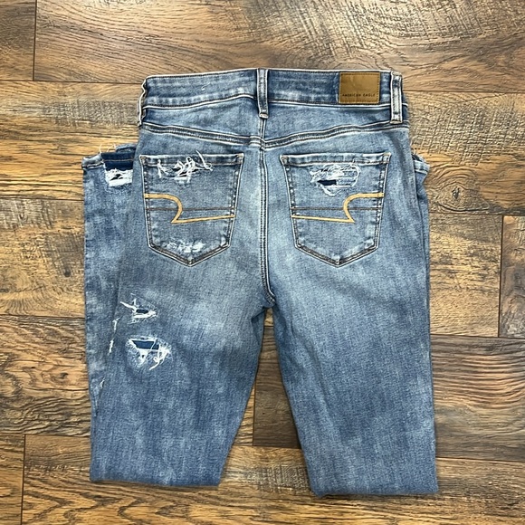 AMERICAN EAGLE Women’s Sz 4 Next Level Stretch Hi-Rise Distressed Jeggings - Picture 4 of 4